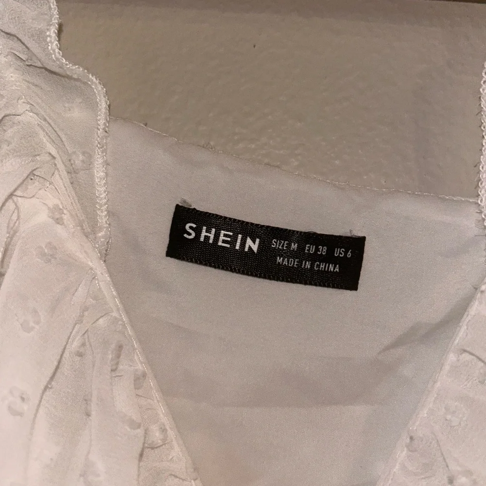 SHEIN White Swiss Dot Peasant Crop Top - Picture 6 of 7